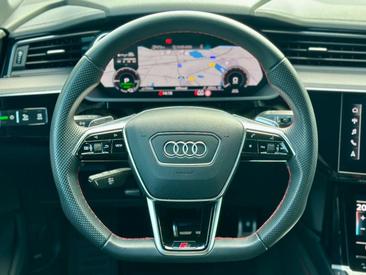 Audi Q8 E-tron S Line 55 E-tron Quattro — photo 16