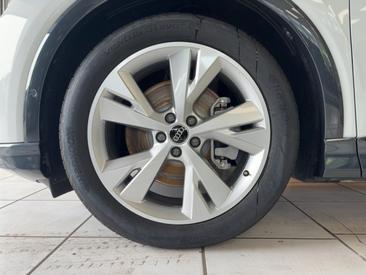 Audi Q4 E-tron 45 E-tron Quattro — photo 12