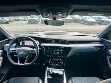 Audi Q8 E-tron S Line 55 E-tron Quattro — photo 25