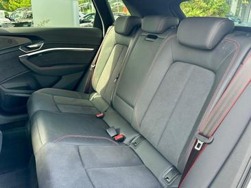 Audi Q8 E-tron S Line 55 E-tron Quattro — photo 27