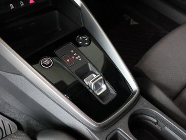 Audi A3 Sportback 35 TDI — photo 11