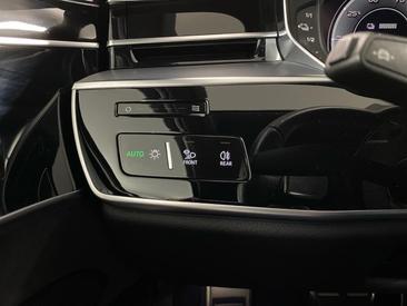 Audi A8 TFSI E 60 TFSI E Quattro Tiptronic — photo 20