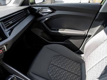 Audi A1 Sportback 25 TFSI — photo 10