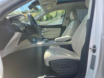 Audi Q8 Sportback E-tron S Line 55 E-tron Quattro — photo 16