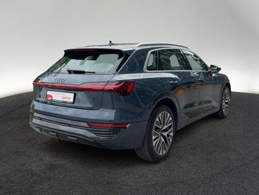 Audi Q8 E-tron Advanced 55 E-tron Quattro — photo 5