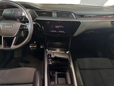 Audi Q8 E-tron S Line 55 E-tron Quattro — photo 9