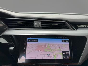 Audi Q8 E-tron Advanced 55 E-tron Quattro — photo 13