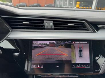 Audi Q8 E-tron Advanced 55 E-tron Quattro — photo 18