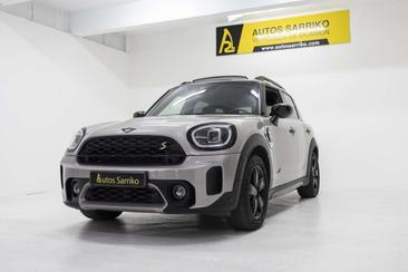 Mini Countryman Cooper SE ALL4 — photo 13