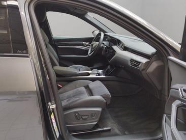 Audi Q8 E-tron S Line 55 E-tron Quattro — photo 9