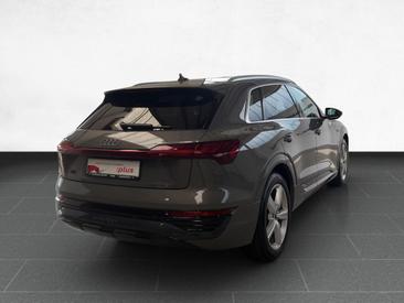 Audi Q8 E-tron Advanced 55 E-tron Quattro — photo 3