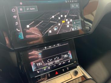Audi Q8 E-tron Advanced 55 E-tron Quattro — photo 14