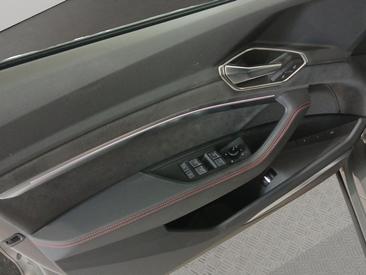Audi Q8 E-tron S Line 55 E-tron Quattro — photo 12