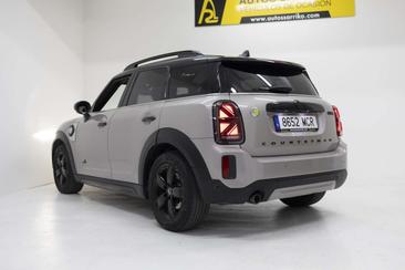 Mini Countryman Cooper SE ALL4 — photo 33
