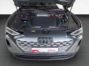 Audi Q8 E-tron Advanced 55 E-tron Quattro — photo 17