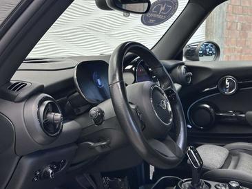 Mini 3 Portes Berline Cooper SE — photo 23