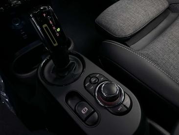 Mini 3 Portes Berline Cooper SE — photo 29