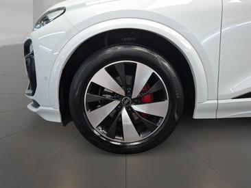 Audi Q6 SUV E-tron E-tron Quattro — photo 7