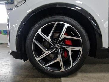 Audi Q6 SUV E-tron E-tron Quattro — photo 13