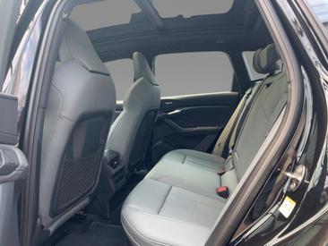 Audi Q6 SUV E-tron E-tron Quattro — photo 11
