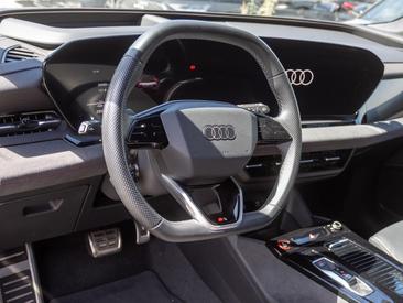Audi SQ6 SUV E-tron E-tron Quattro — photo 12