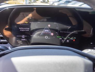 Audi SQ6 SUV E-tron E-tron Quattro — photo 14