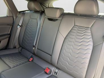 Audi A6 Avant E-tron E-tron Quattro — photo 14