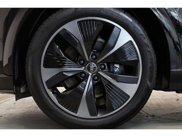 Audi SQ6 SUV E-tron E-tron Quattro — photo 8