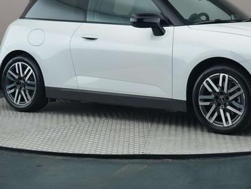 Mini Cooper Electric Berline Cooper SE — photo 22