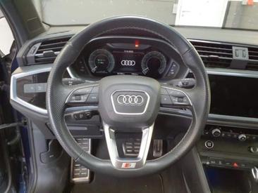 Audi Q3 TFSI E 45 E — photo 8