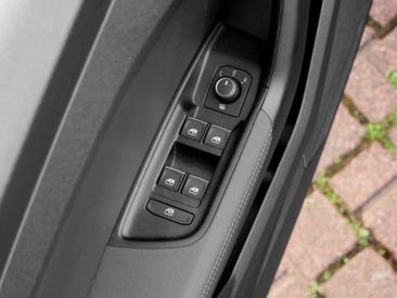 Audi A1 Sportback 30 TFSI — photo 11
