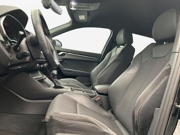 Audi Q3 TFSI E 45 E — photo 10