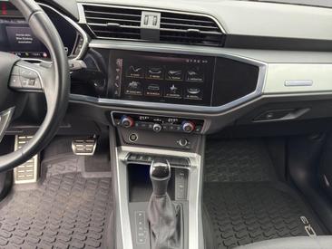 Audi Q3 35 TFSI — photo 12