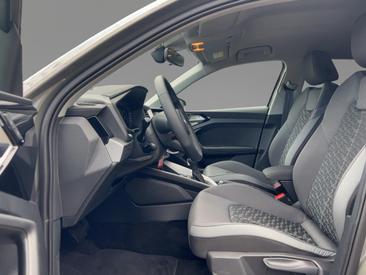 Audi A1 Sportback 25 TFSI — photo 9