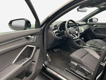 Audi Q3 TFSI E 45 E — photo 14