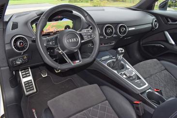 Audi TT 2.0 TFSI — photo 2