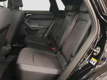 Audi Q3 35 TFSI — photo 8