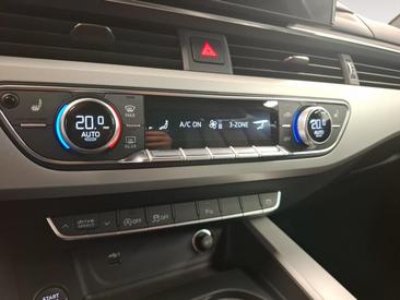 Audi A4 Avant 40 TDI — photo 15