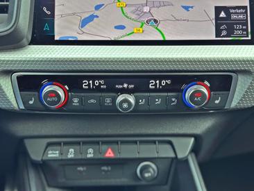 Audi A1 Sportback 40 TFSI — photo 19