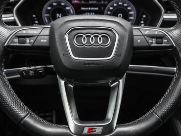 Audi Q3 TFSI E 45 E — photo 9
