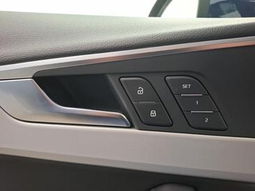 Audi A4 Avant 40 TDI — photo 21
