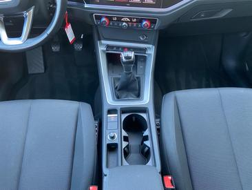 Audi Q3 35 TFSI — photo 7