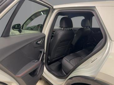Audi Q2 35 TFSI — photo 11