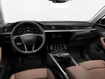 Audi E-tron 50 Quattro — photo 9