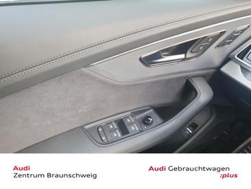 Audi RSQ8 TFSI Quattro Tiptronic — photo 12