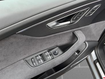 Audi RSQ8 Performance TFSI Quattro Tiptronic — photo 13
