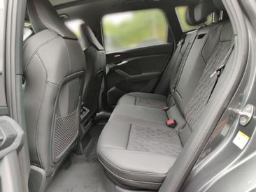 Audi Q6 SUV E-tron S Line Business E-tron Quattro — photo 11