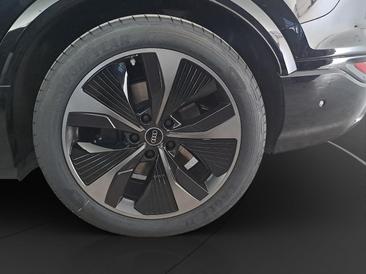 Audi SQ6 SUV E-tron E-tron Quattro — photo 9