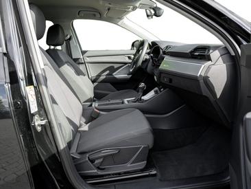 Audi Q3 35 TFSI — photo 2