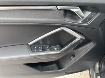 Audi Q3 35 TDI — photo 16